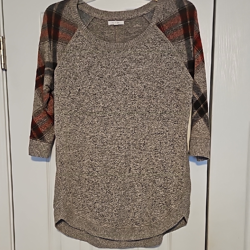 Maurices Brown with Red Plaid Sleeves Lightweight Sweater
